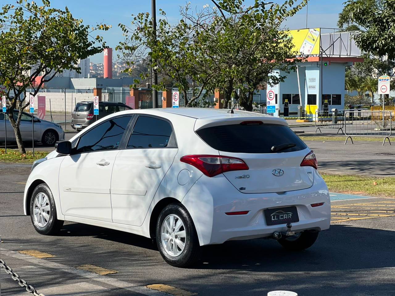 HYUNDAI HB20
