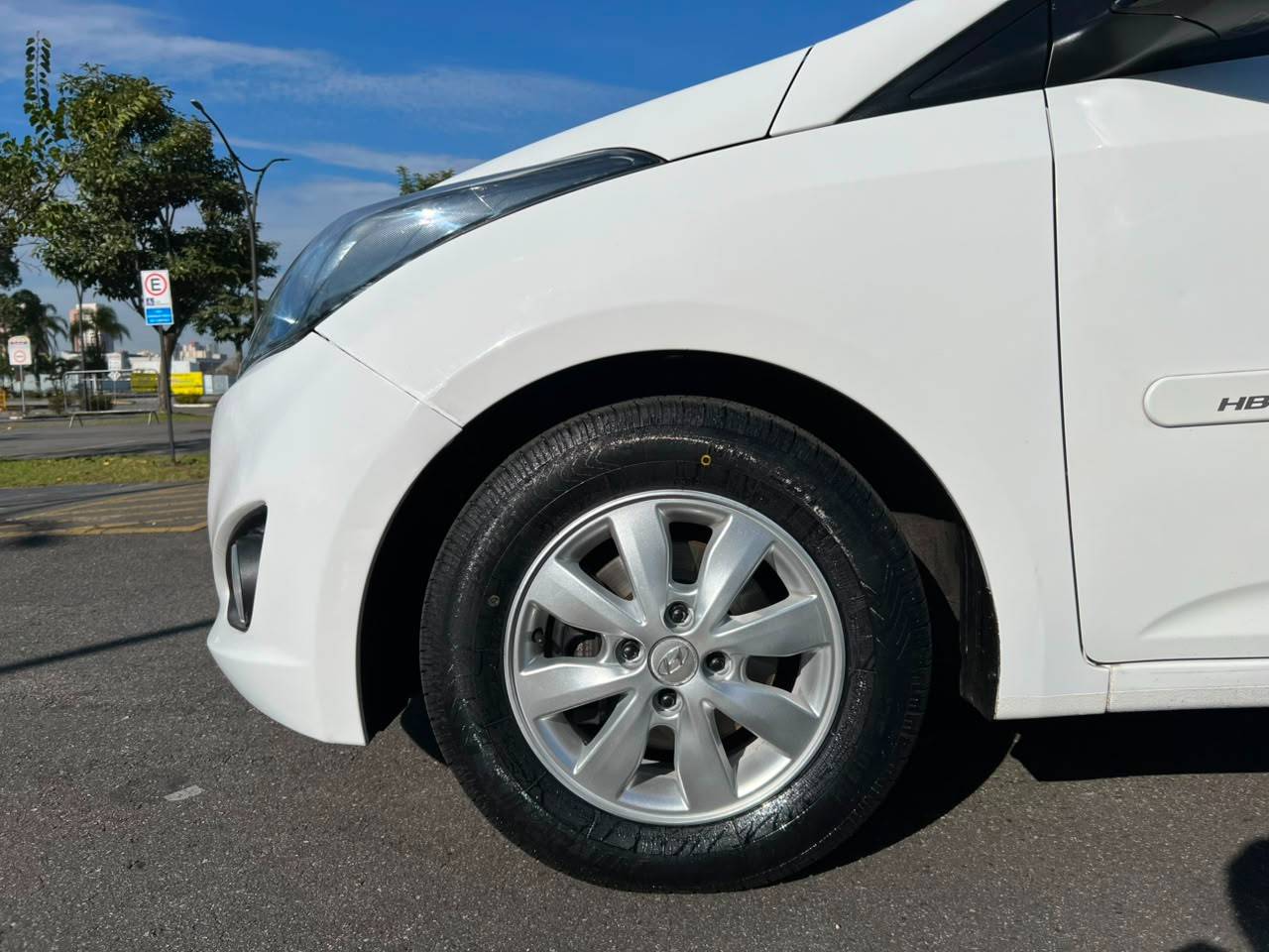 HYUNDAI HB20