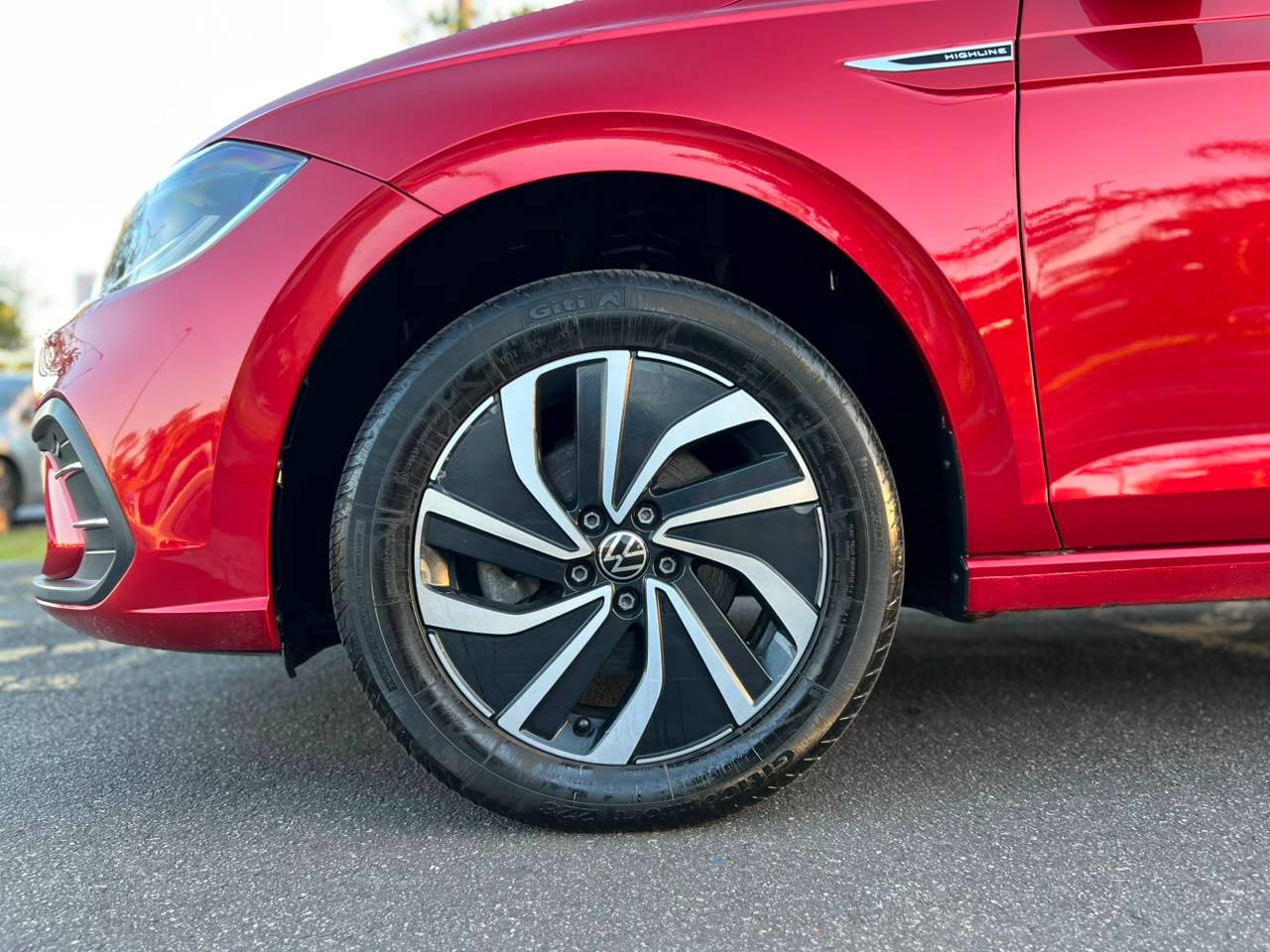 VOLKSWAGEN POLO