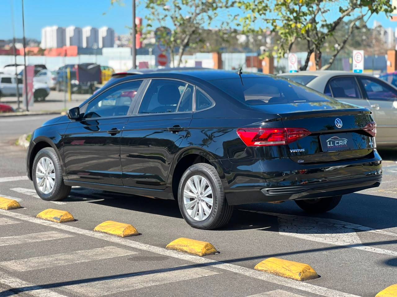 VOLKSWAGEN VIRTUS