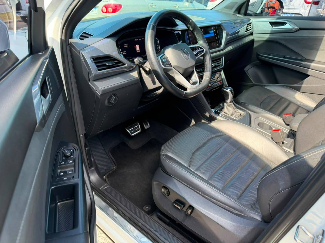VOLKSWAGEN TAOS