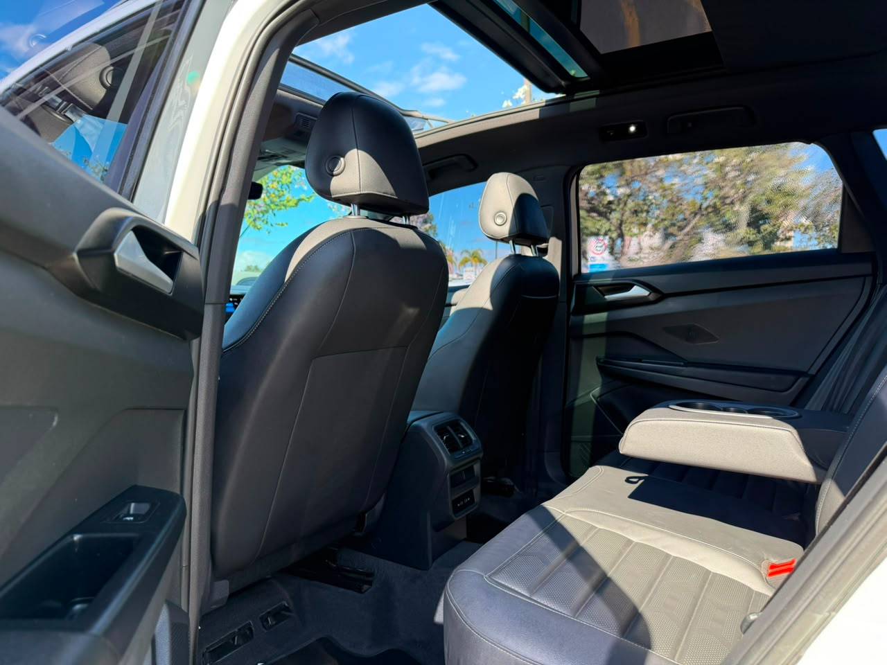 VOLKSWAGEN TAOS