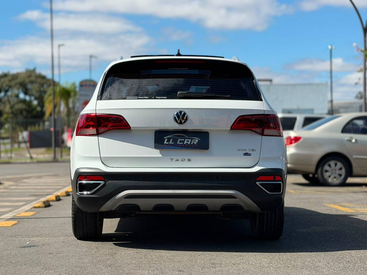 VOLKSWAGEN TAOS