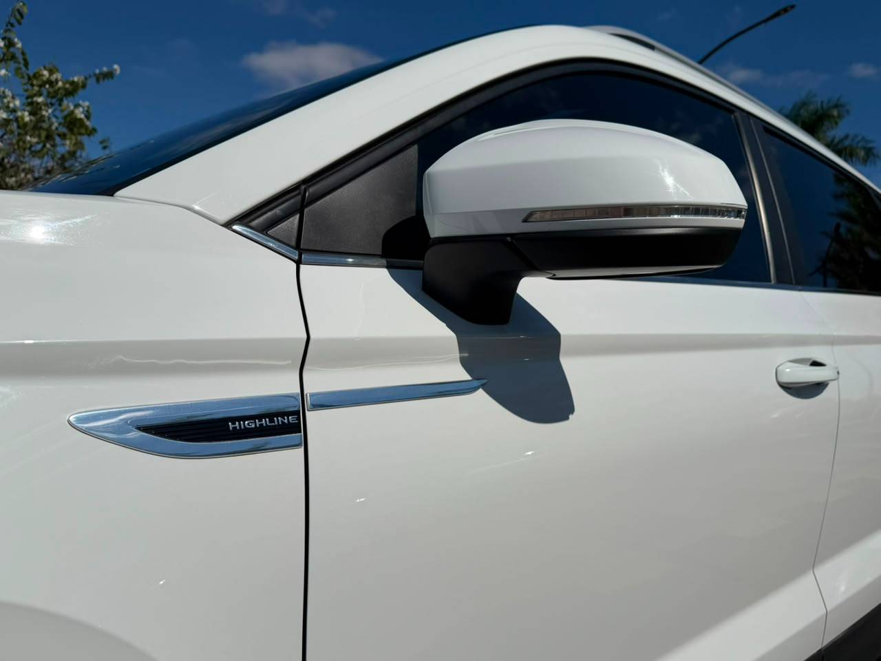 VOLKSWAGEN TAOS