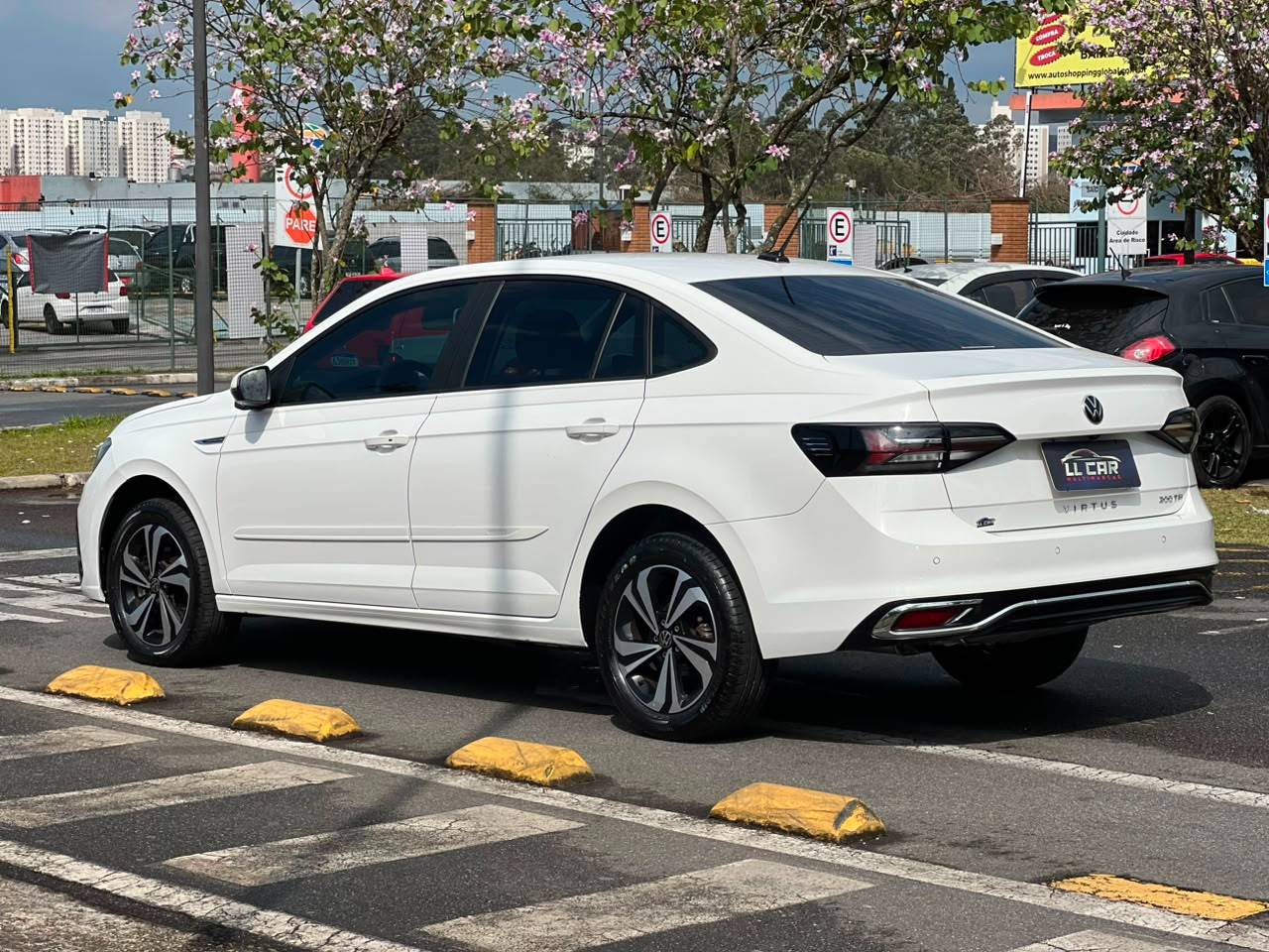 VOLKSWAGEN VIRTUS