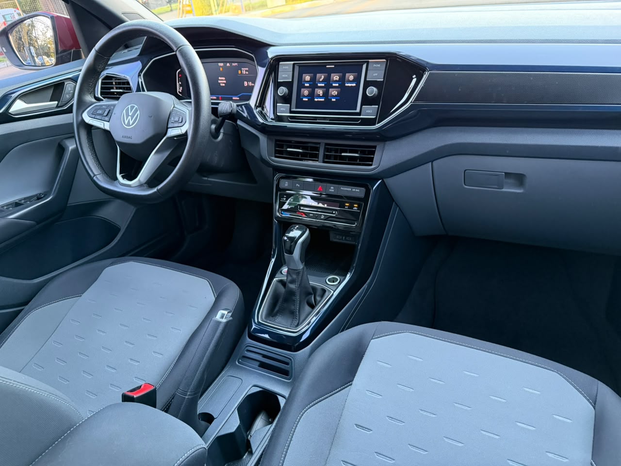 VOLKSWAGEN T-CROSS