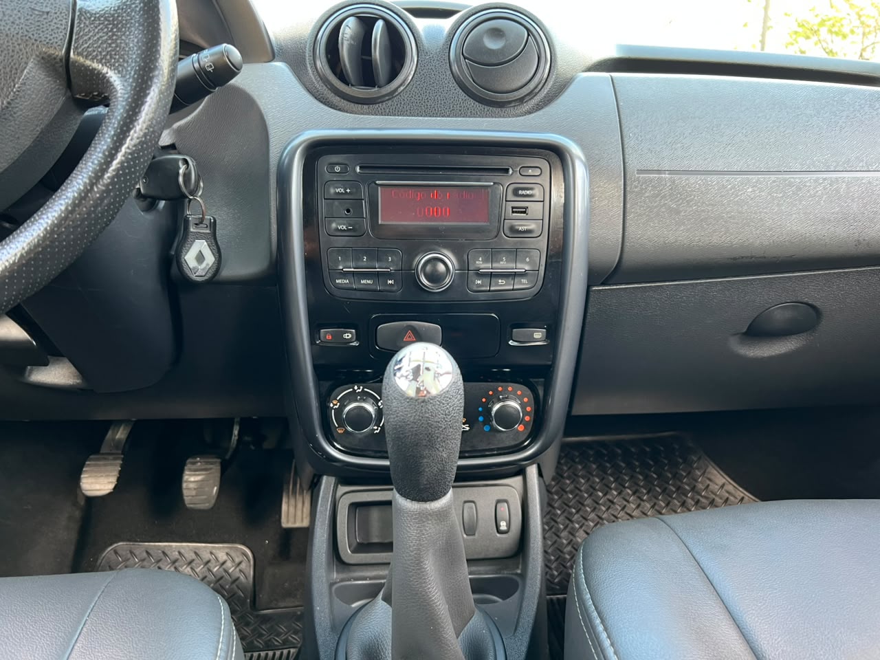 RENAULT DUSTER