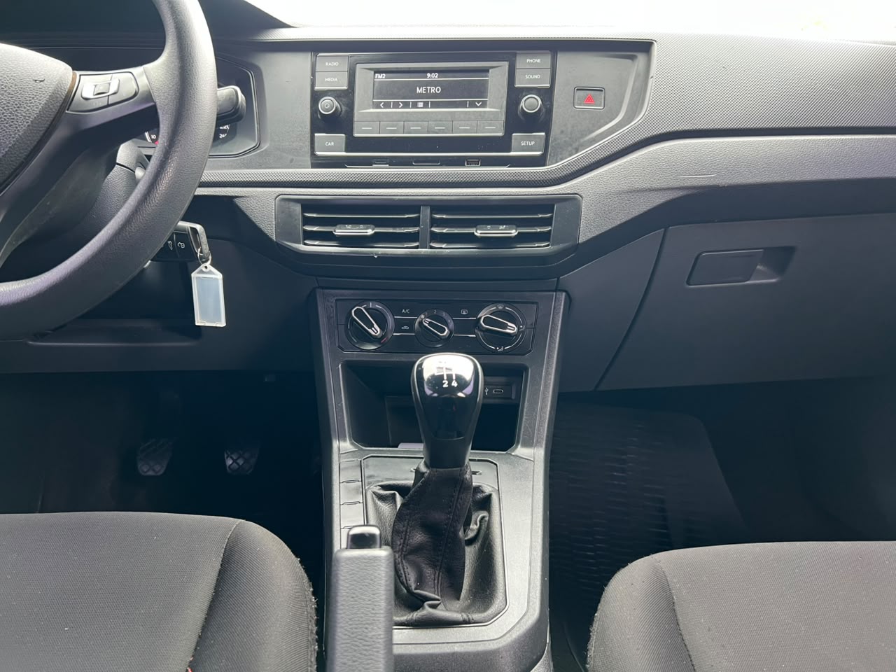 VOLKSWAGEN POLO