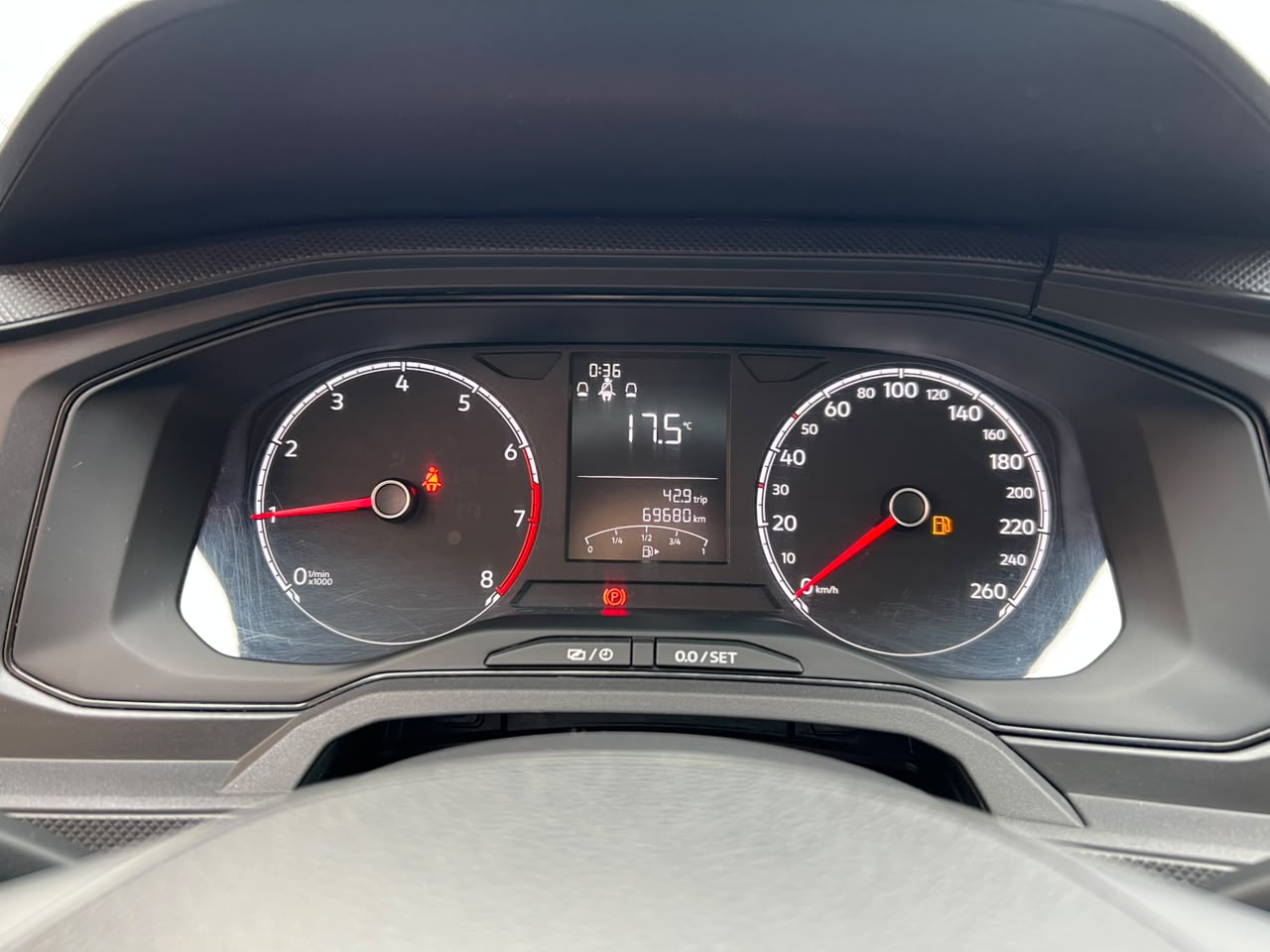 VOLKSWAGEN POLO