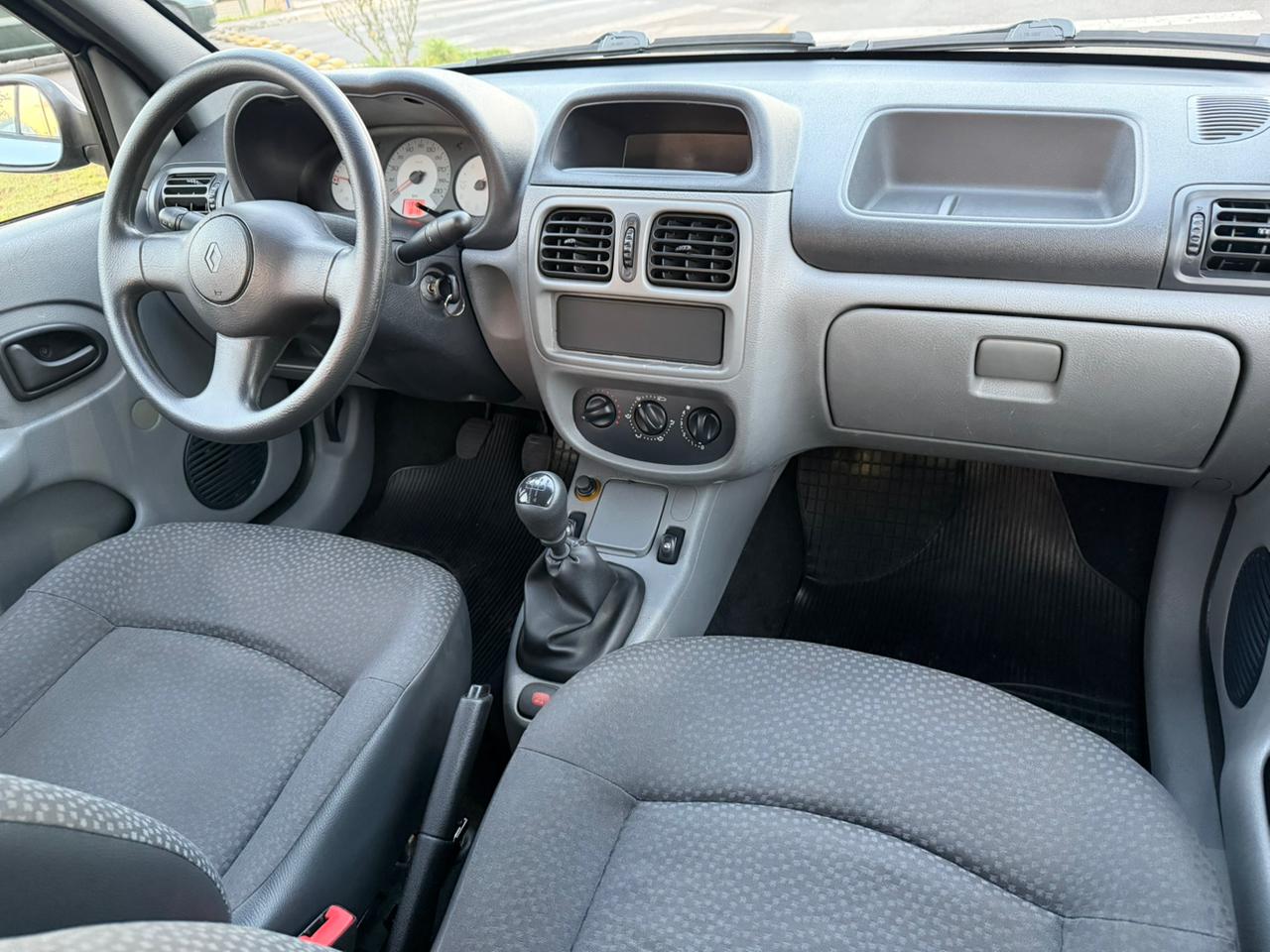 RENAULT CLIO