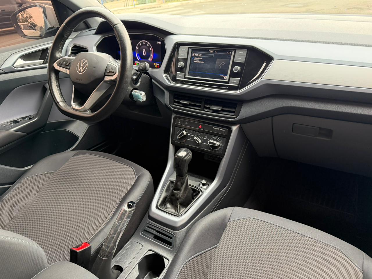 VOLKSWAGEN T-CROSS