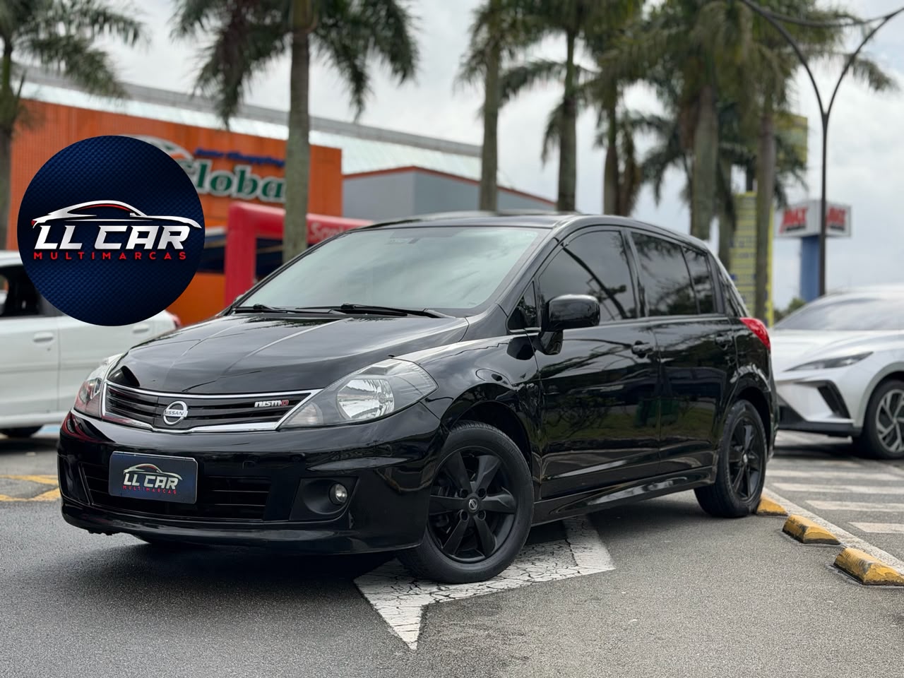 NISSAN TIIDA