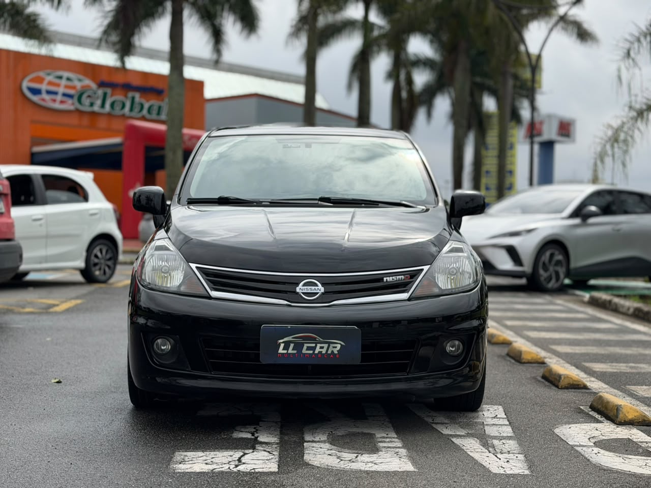 NISSAN TIIDA