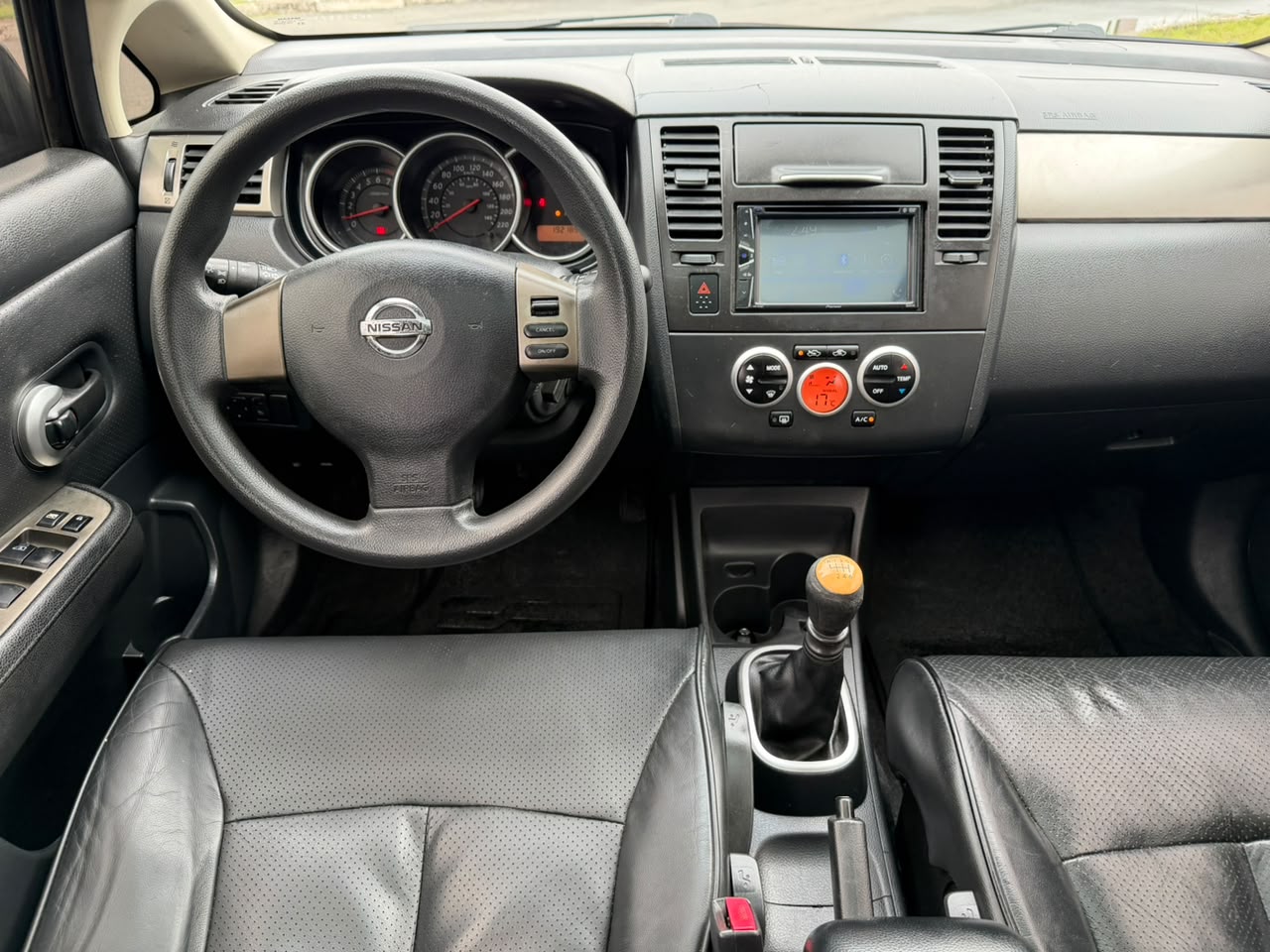 NISSAN TIIDA