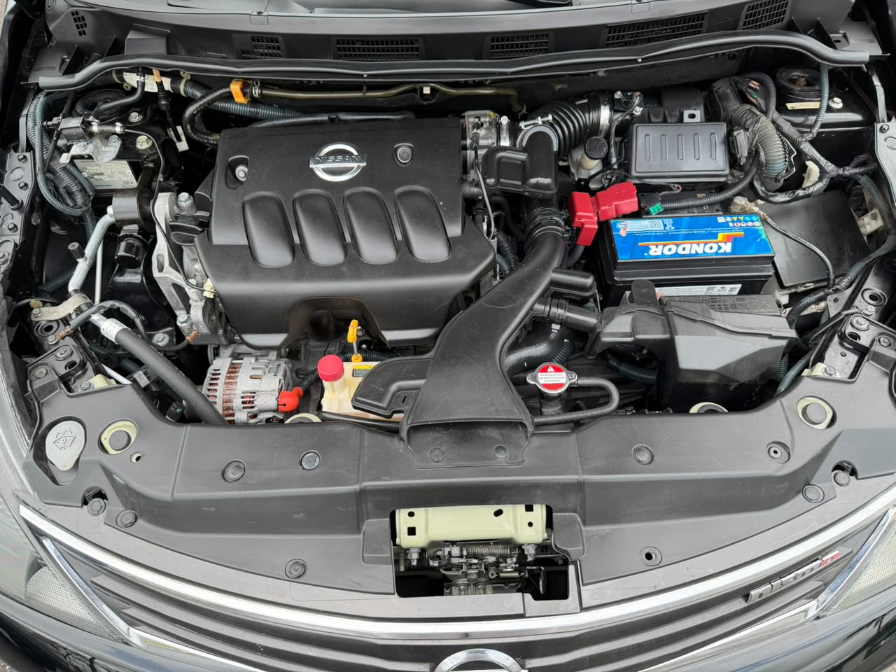 NISSAN TIIDA