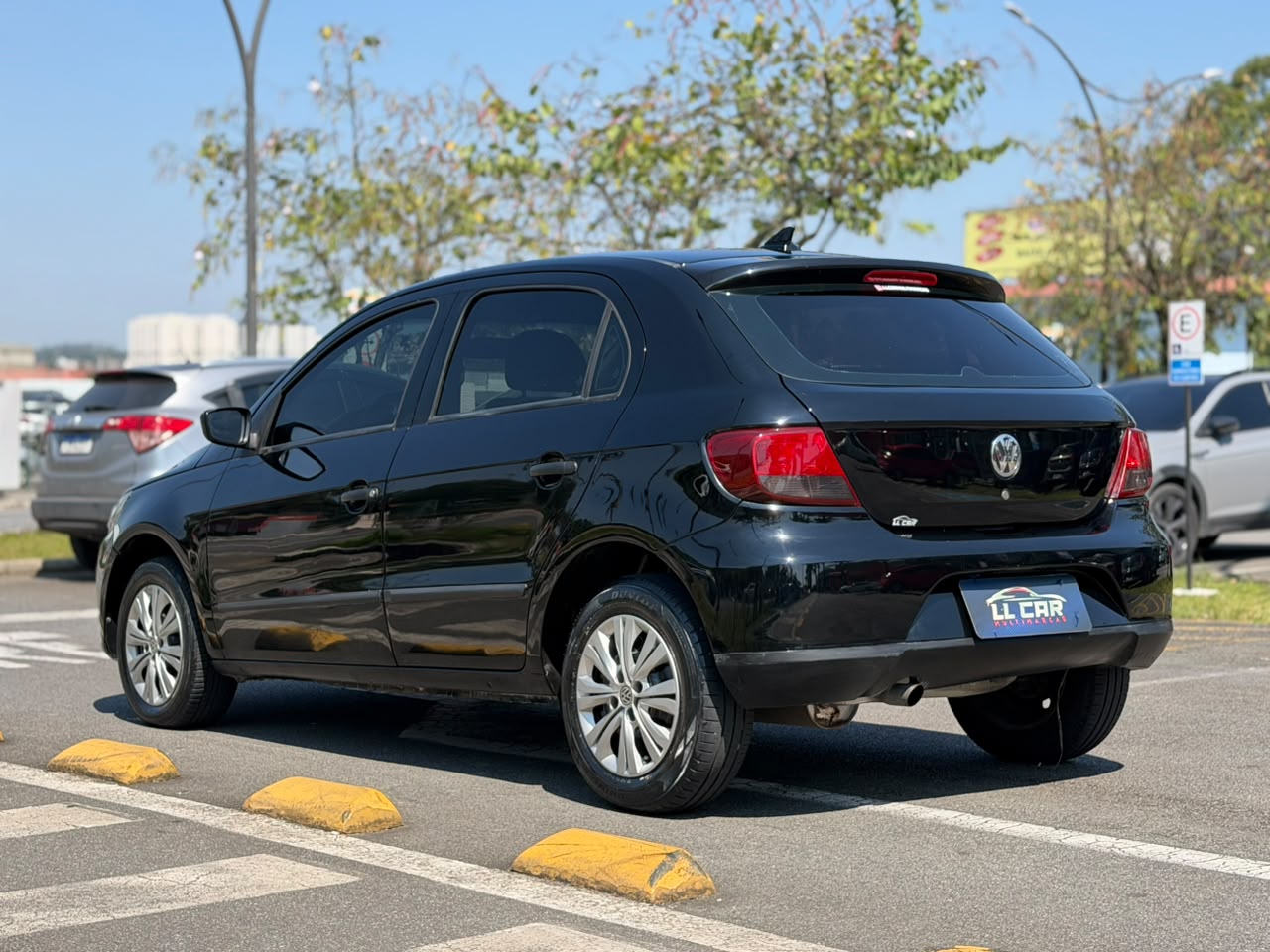 VOLKSWAGEN GOL