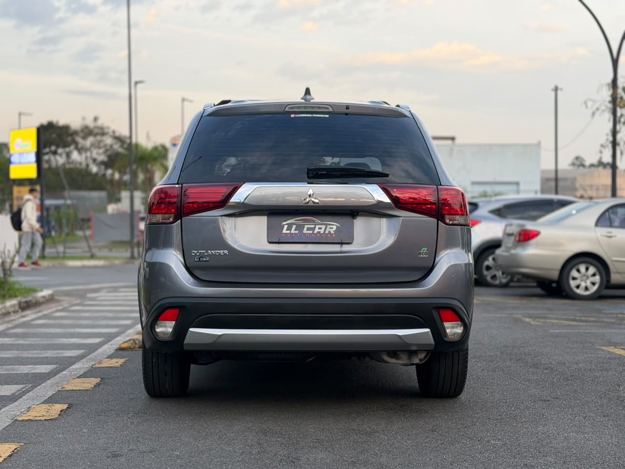 MITSUBISHI OUTLANDER