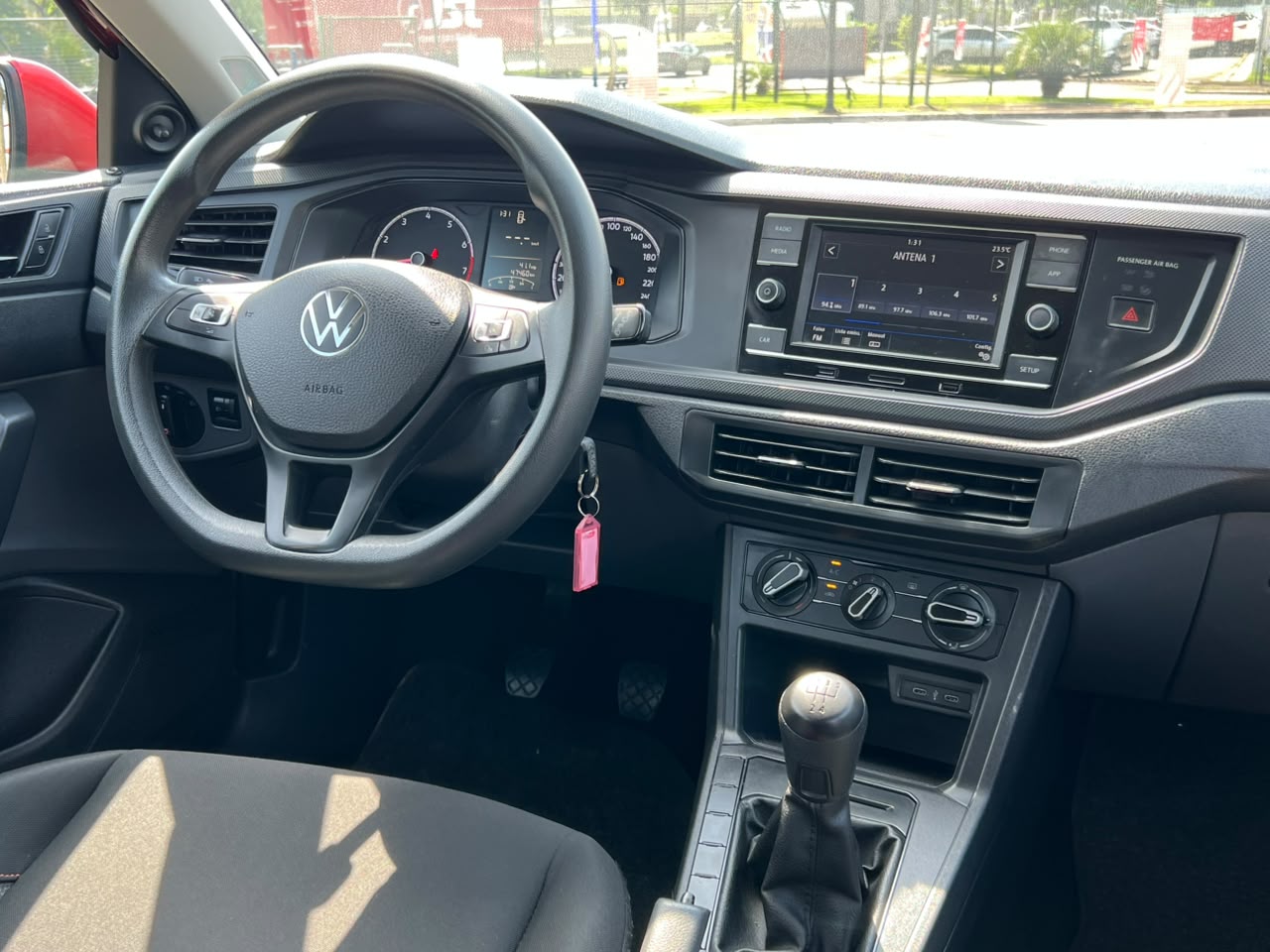 VOLKSWAGEN POLO