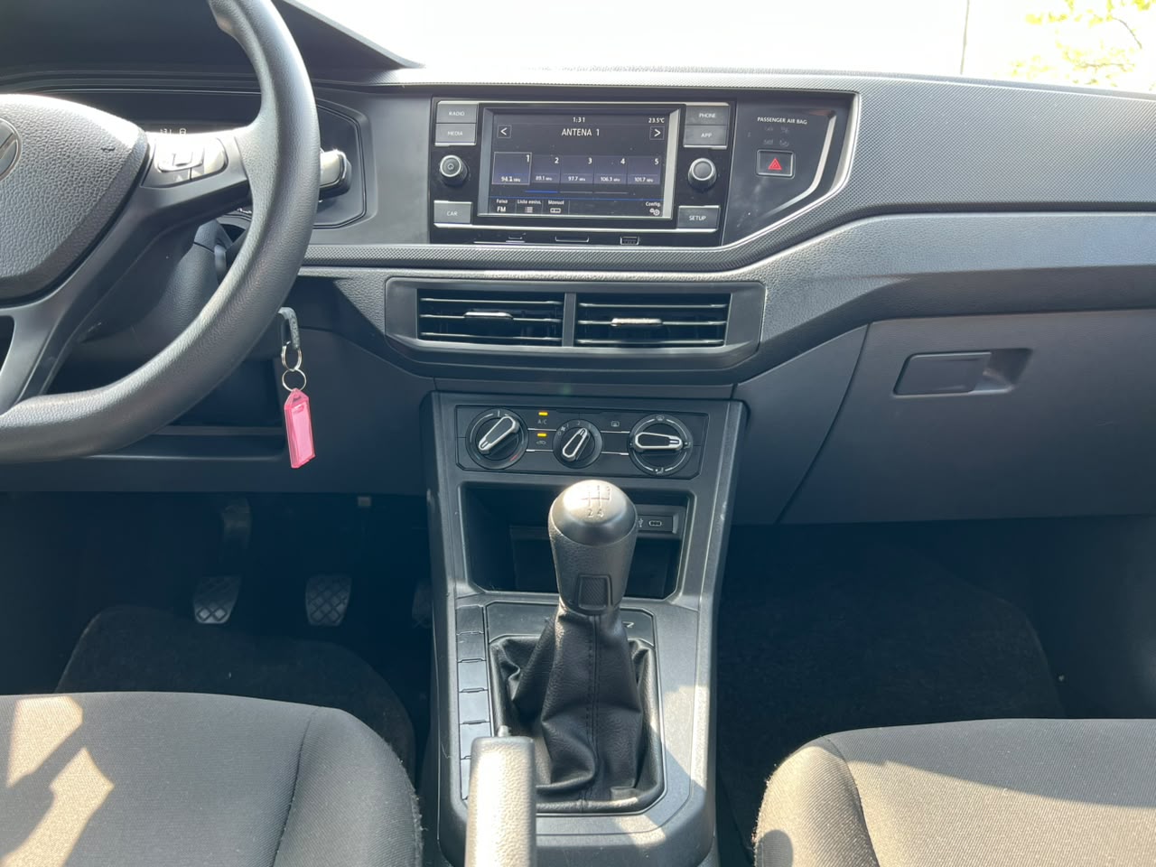 VOLKSWAGEN POLO