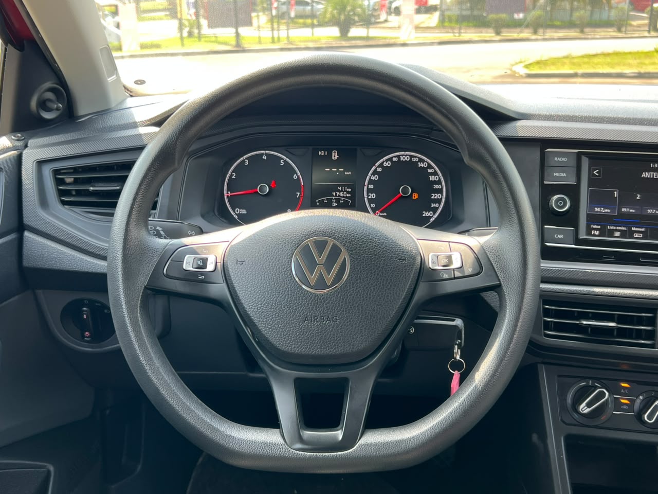 VOLKSWAGEN POLO