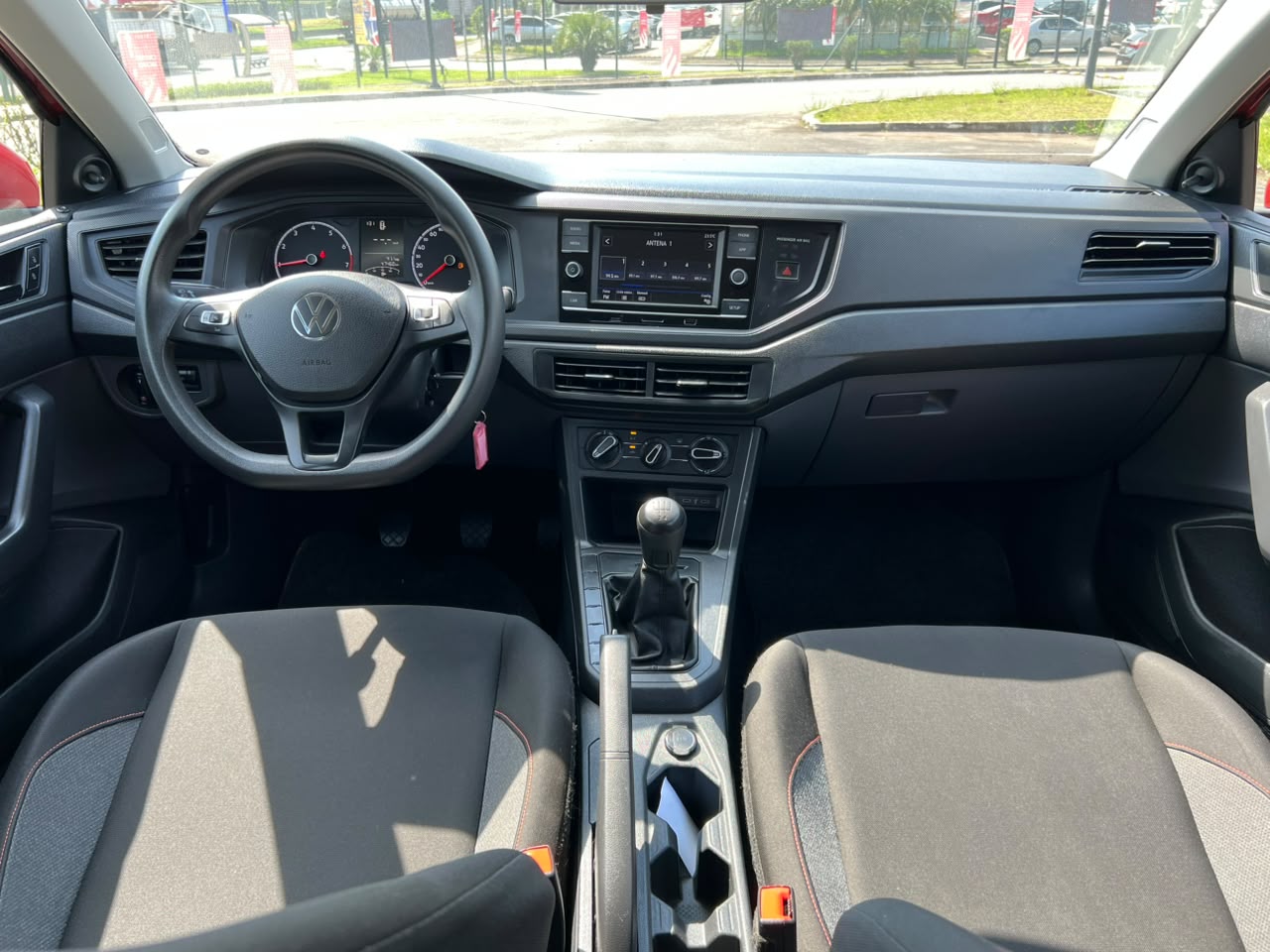 VOLKSWAGEN POLO