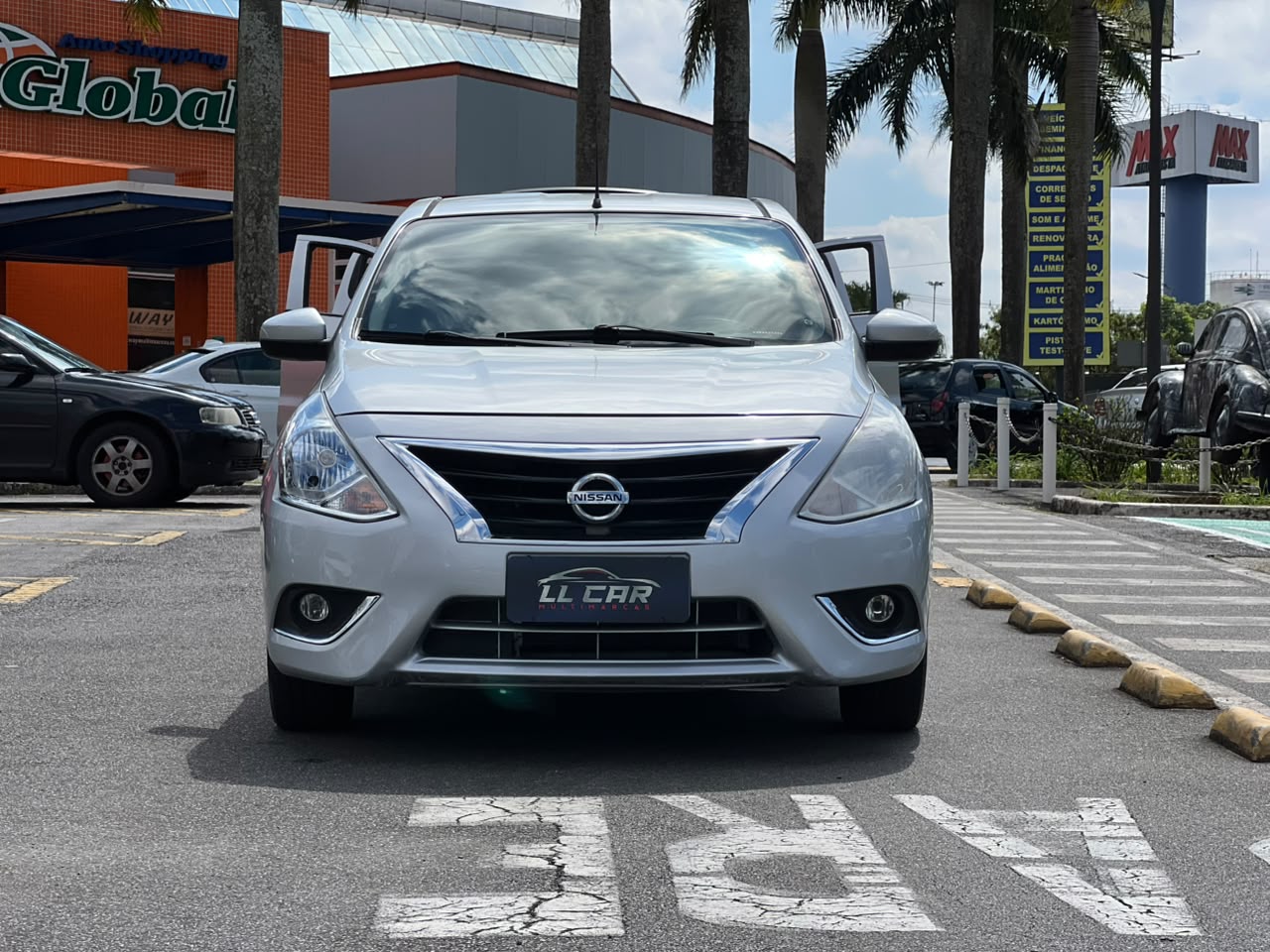 NISSAN VERSA