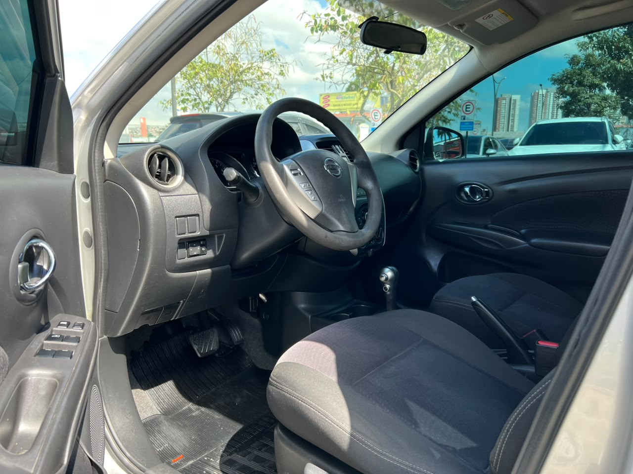 NISSAN VERSA