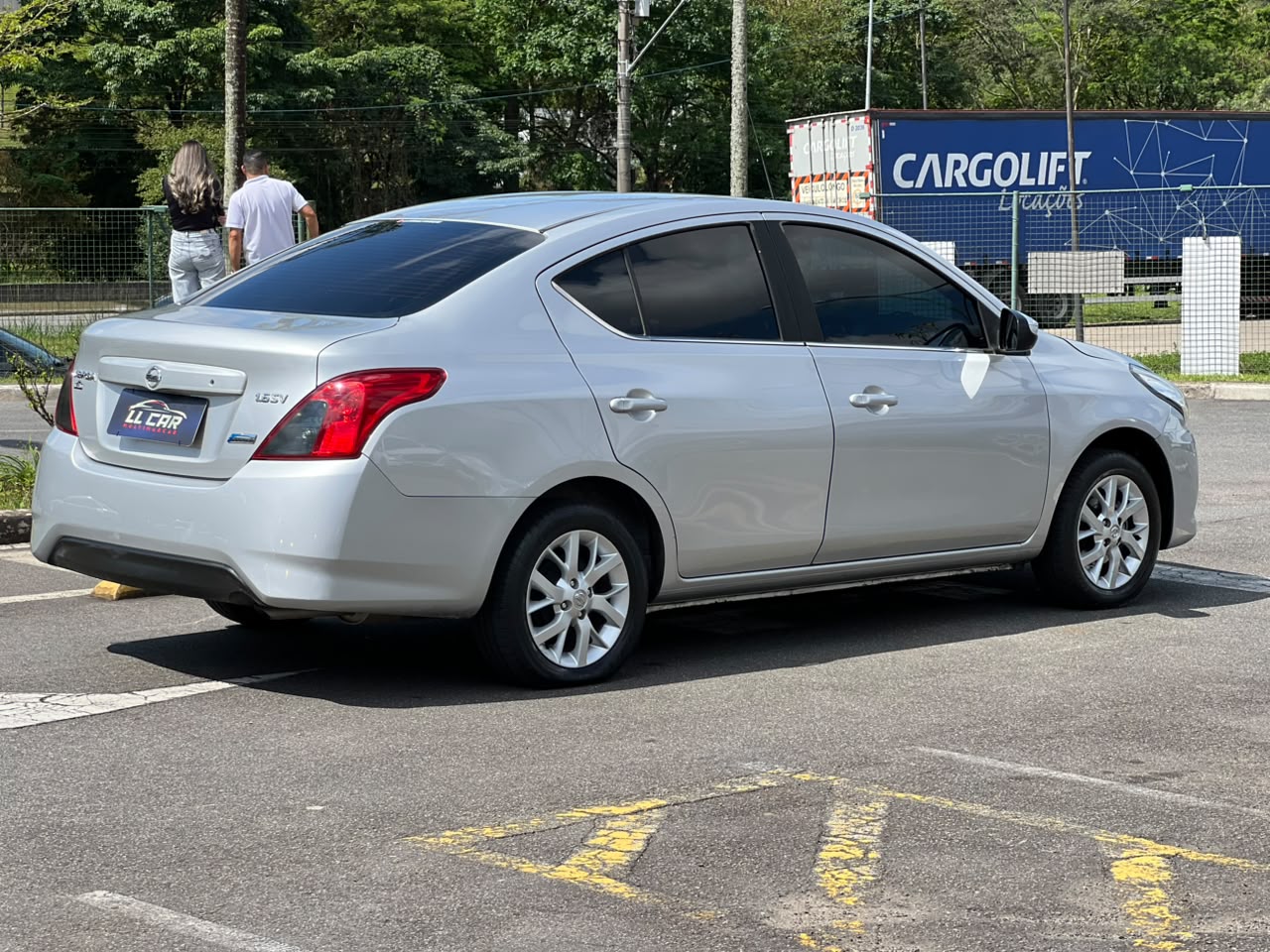 NISSAN VERSA