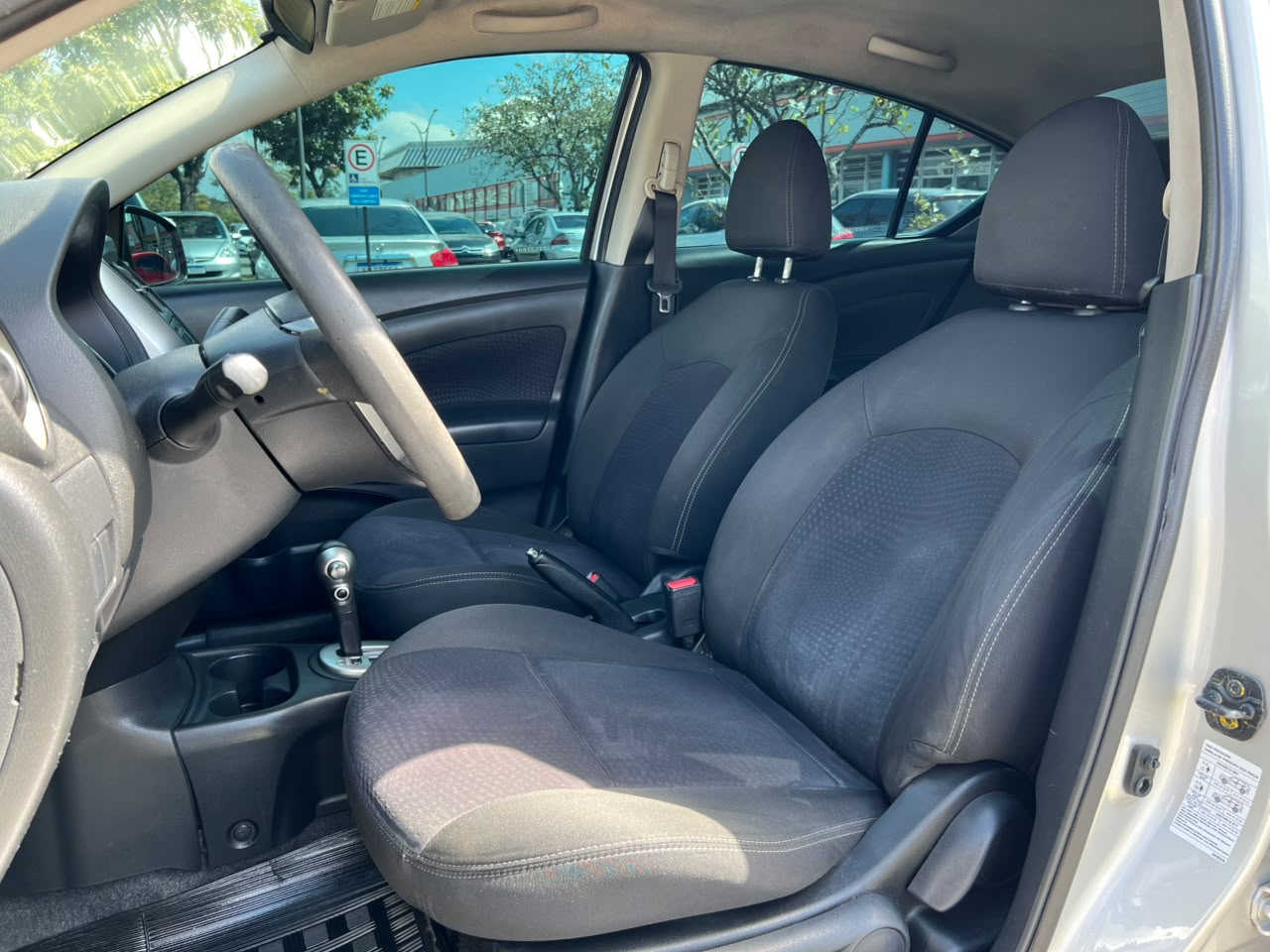 NISSAN VERSA