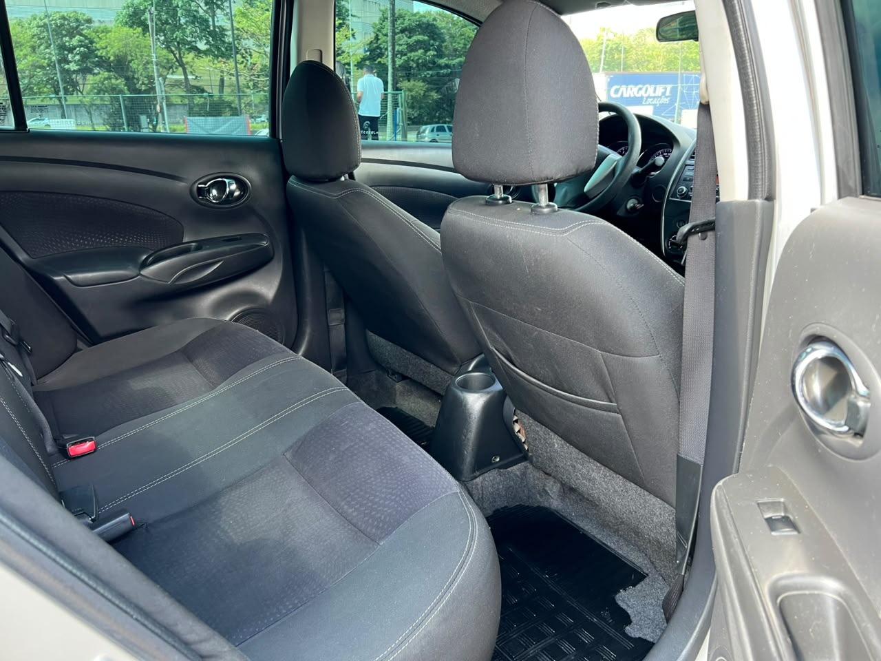 NISSAN VERSA