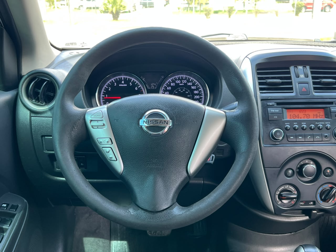 NISSAN VERSA