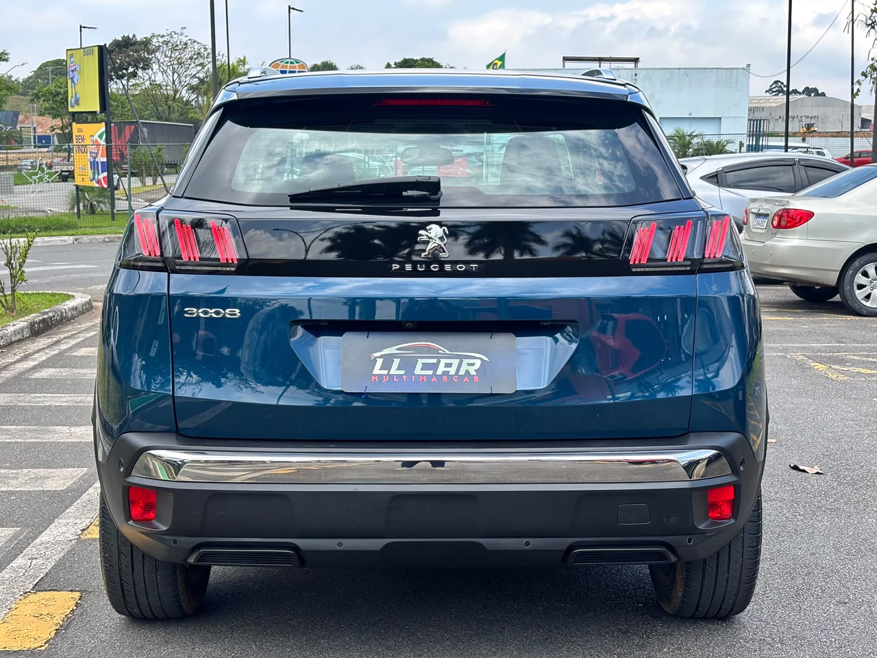 PEUGEOT 3008