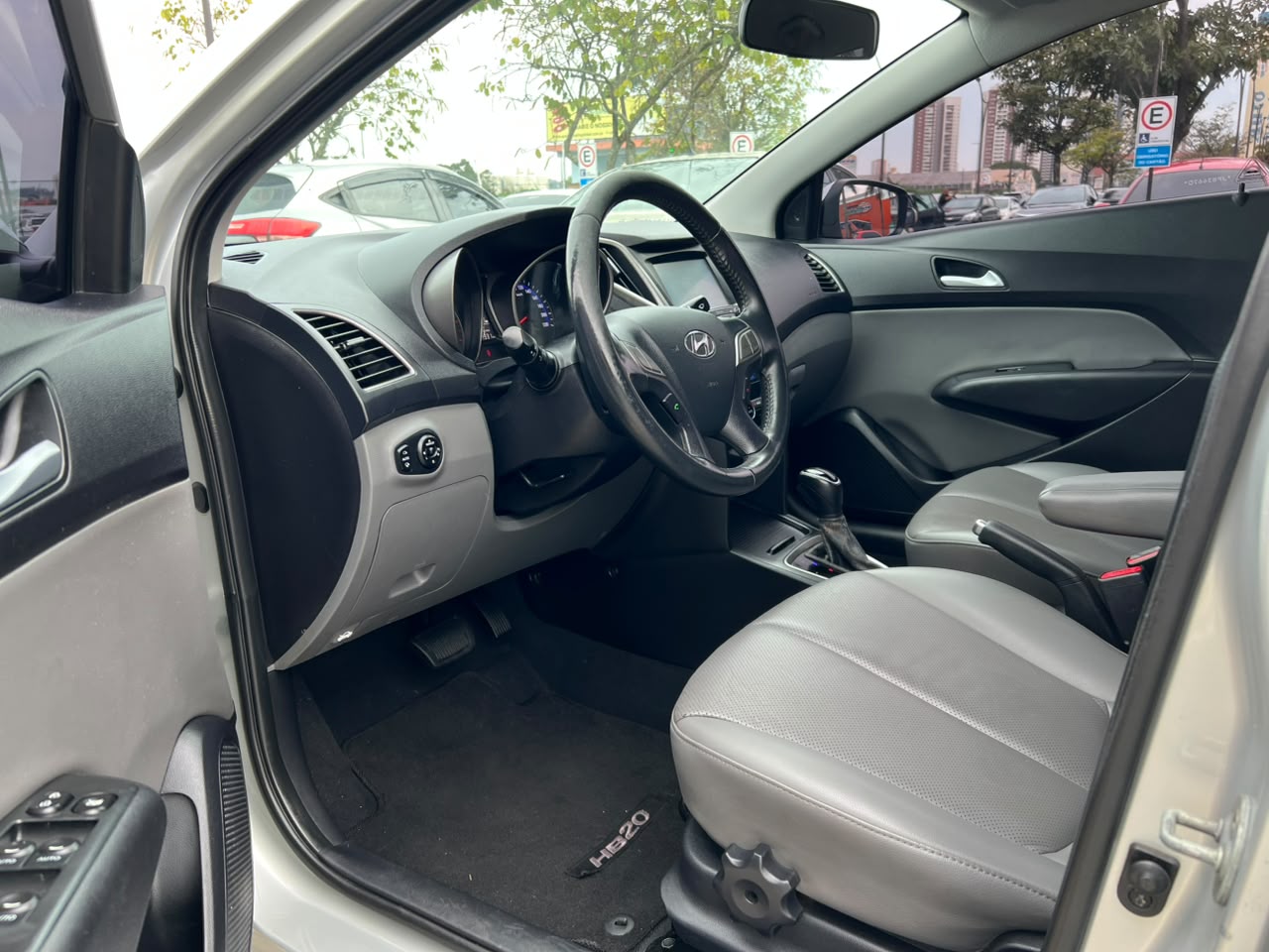 HYUNDAI HB20S