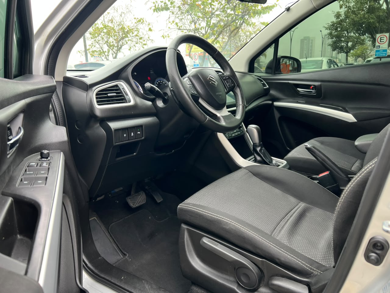 SUZUKI S-CROSS