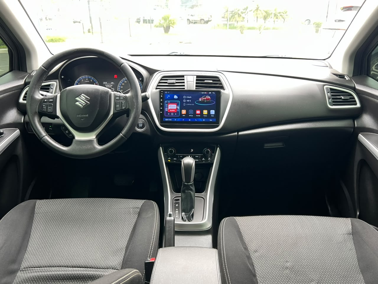 SUZUKI S-CROSS