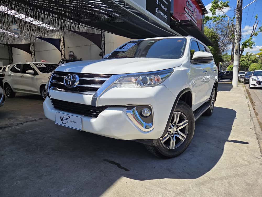 TOYOTA HILUX SW4