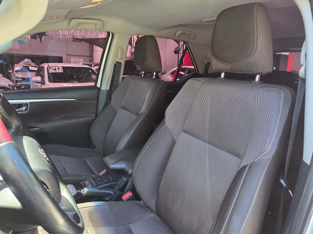 TOYOTA HILUX SW4
