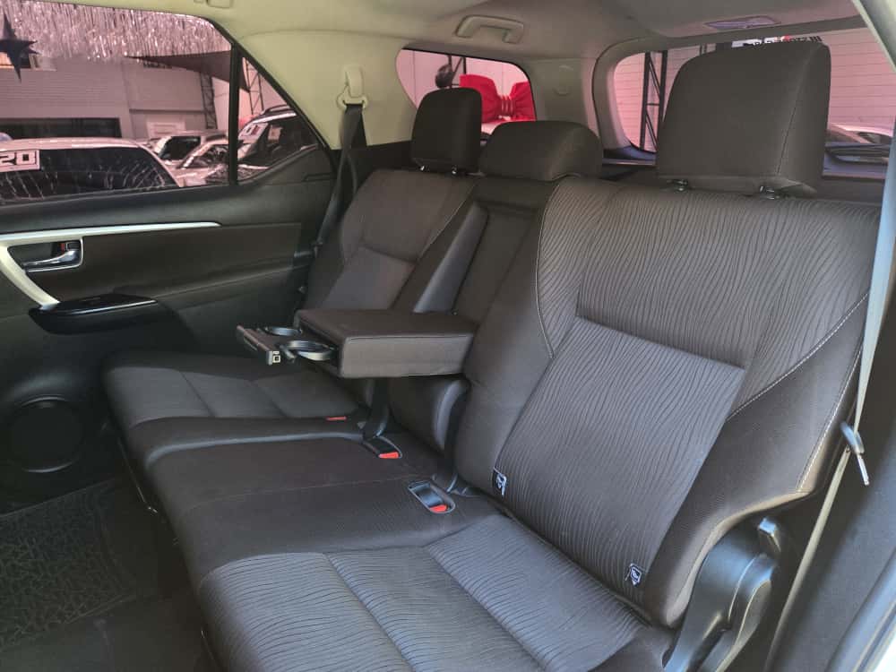 TOYOTA HILUX SW4