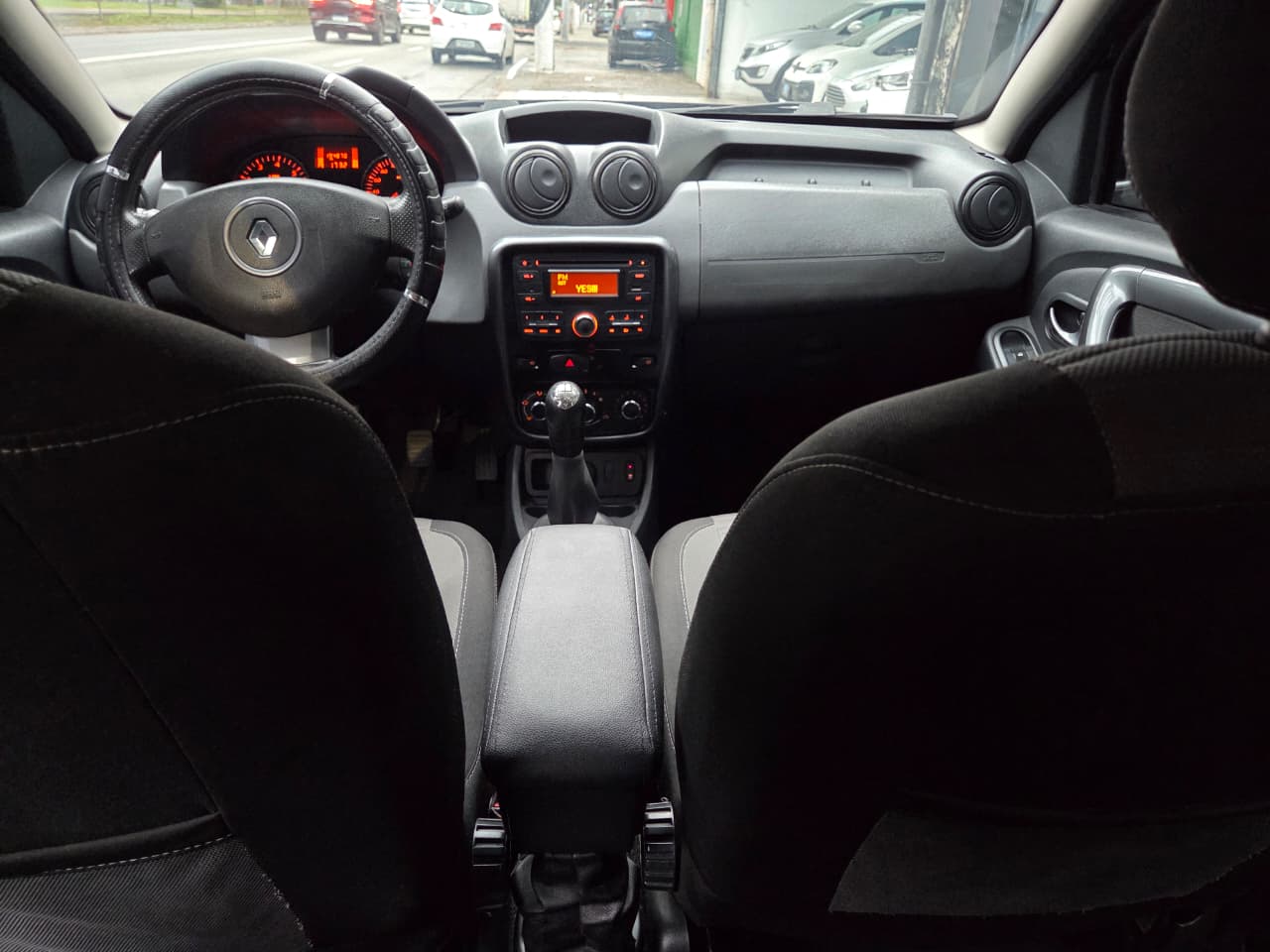 RENAULT DUSTER