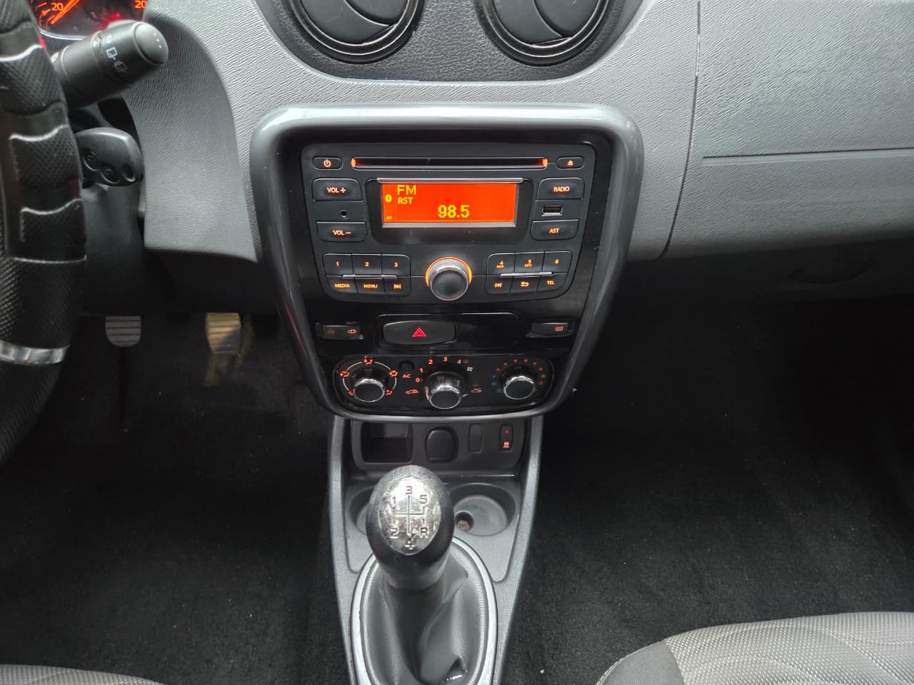 RENAULT DUSTER