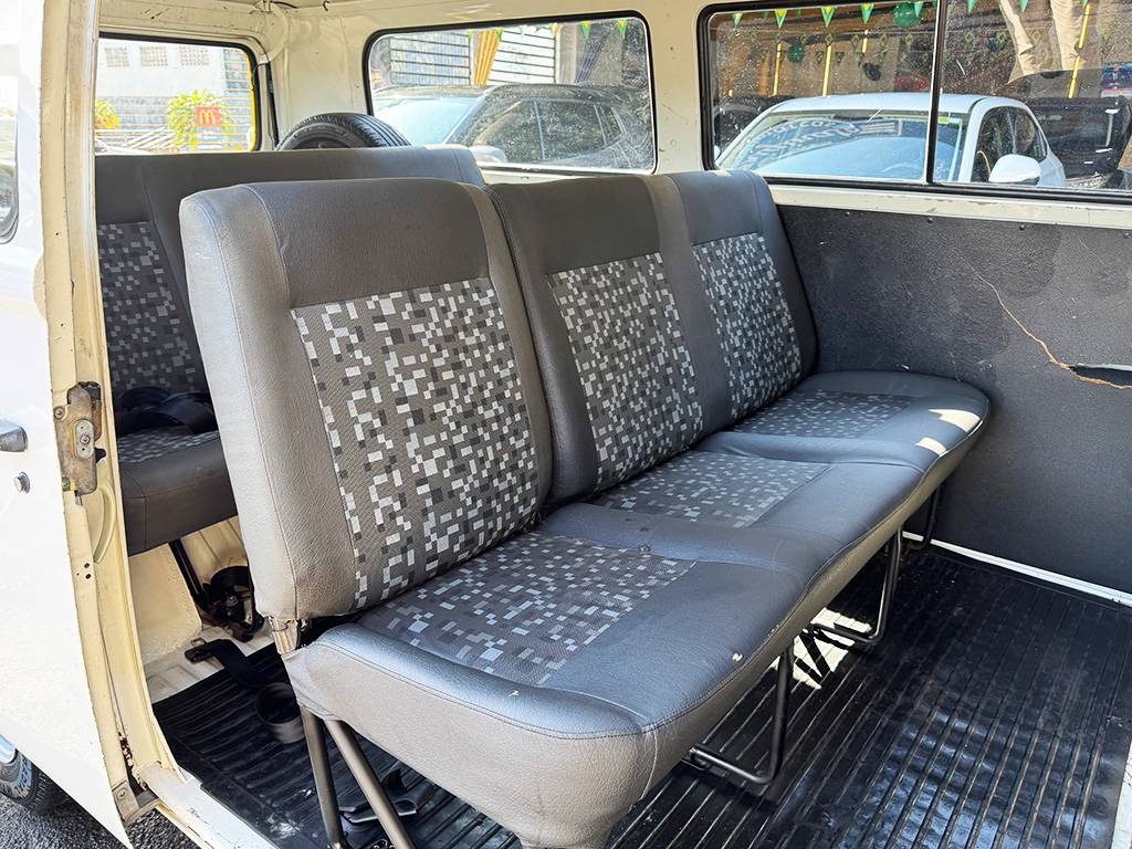 VOLKSWAGEN KOMBI