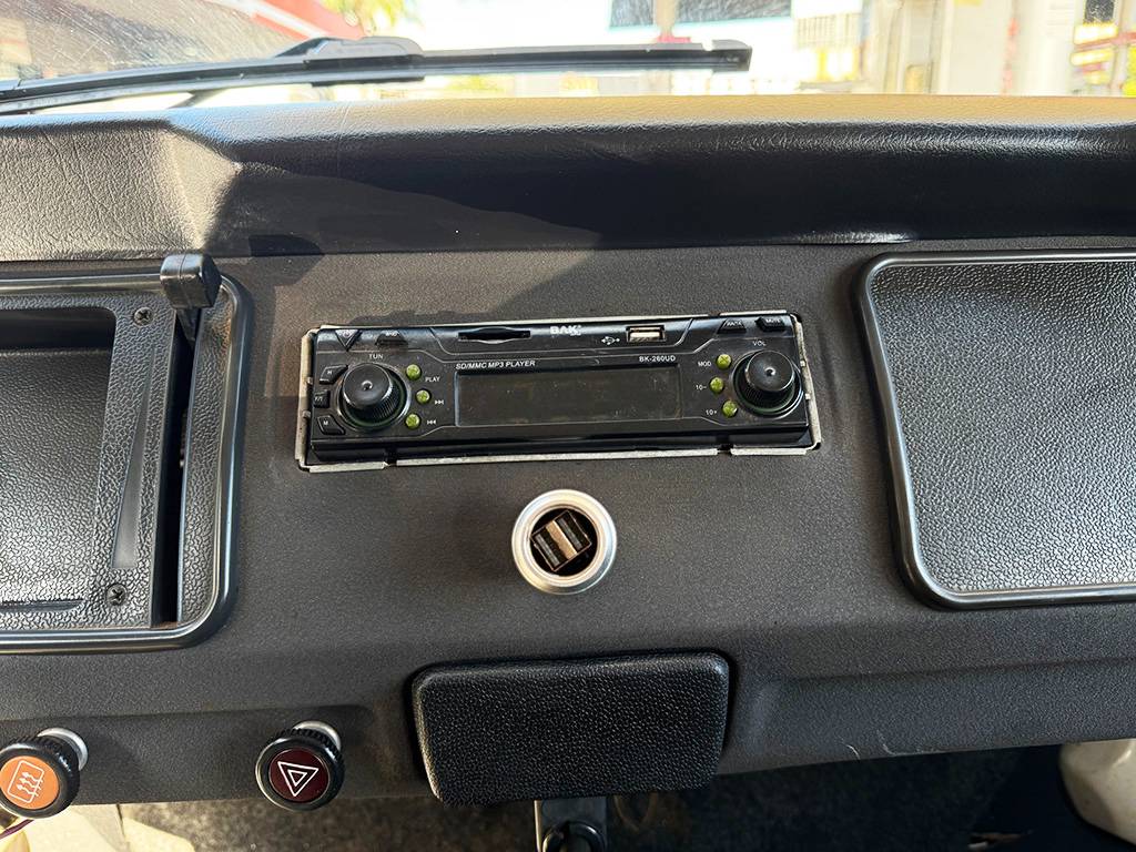 VOLKSWAGEN KOMBI