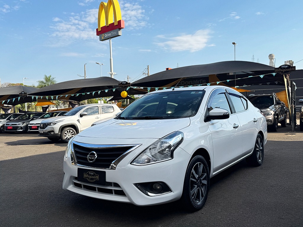 NISSAN VERSA
