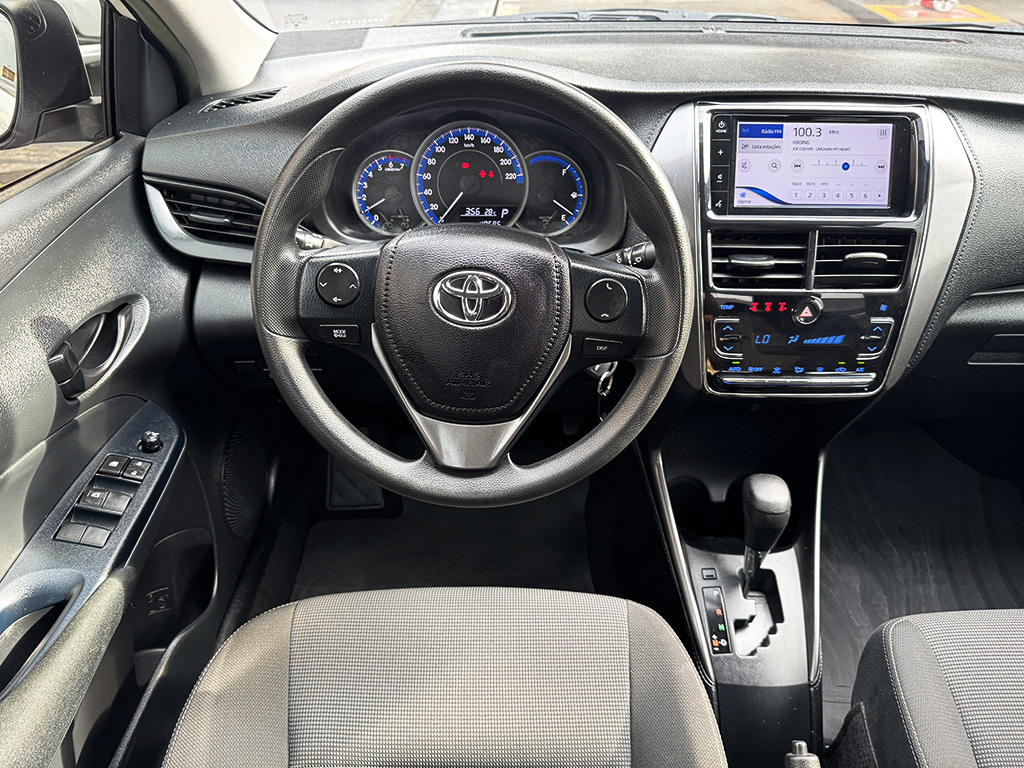 TOYOTA YARIS