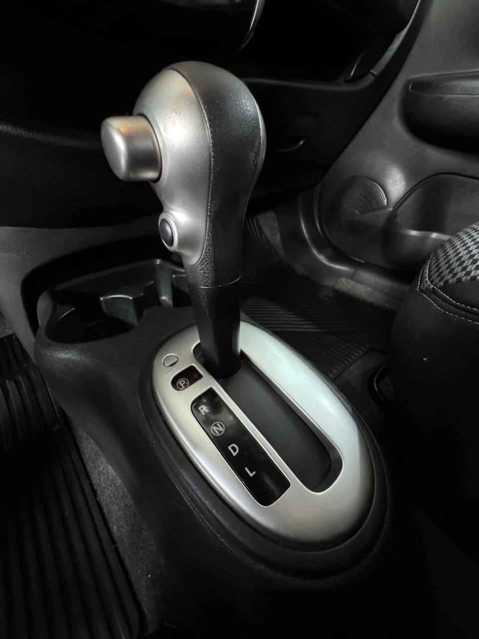 NISSAN MARCH 1.6 SL 16V 2020