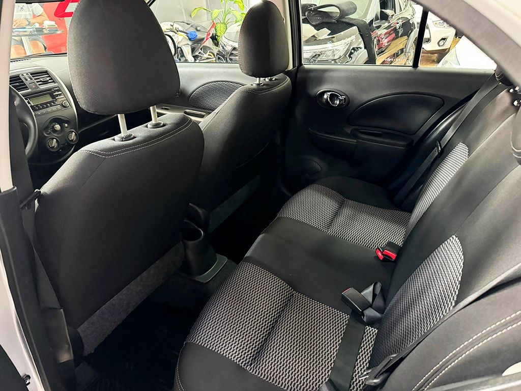 Car Image 8