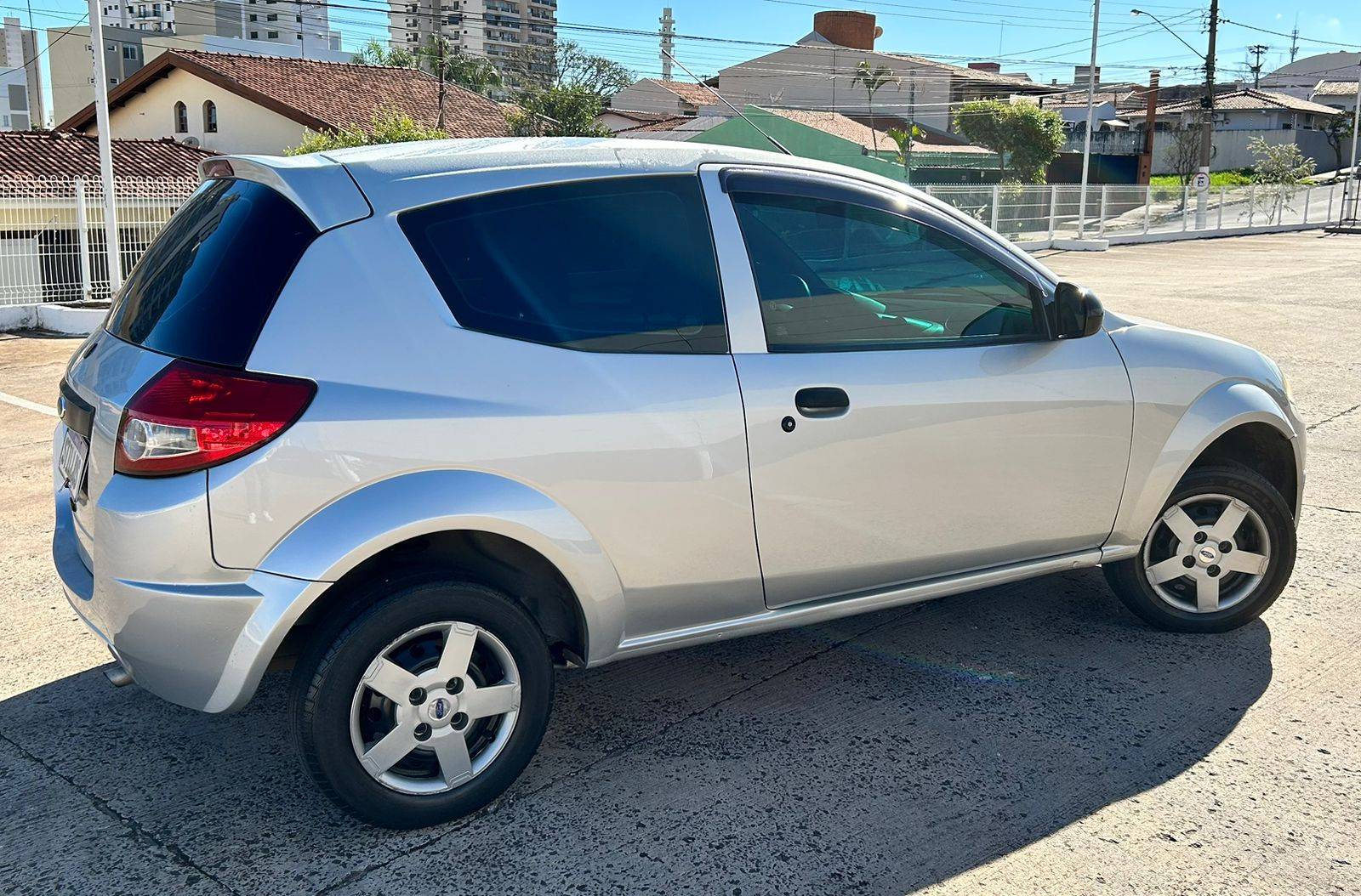 FORD KA