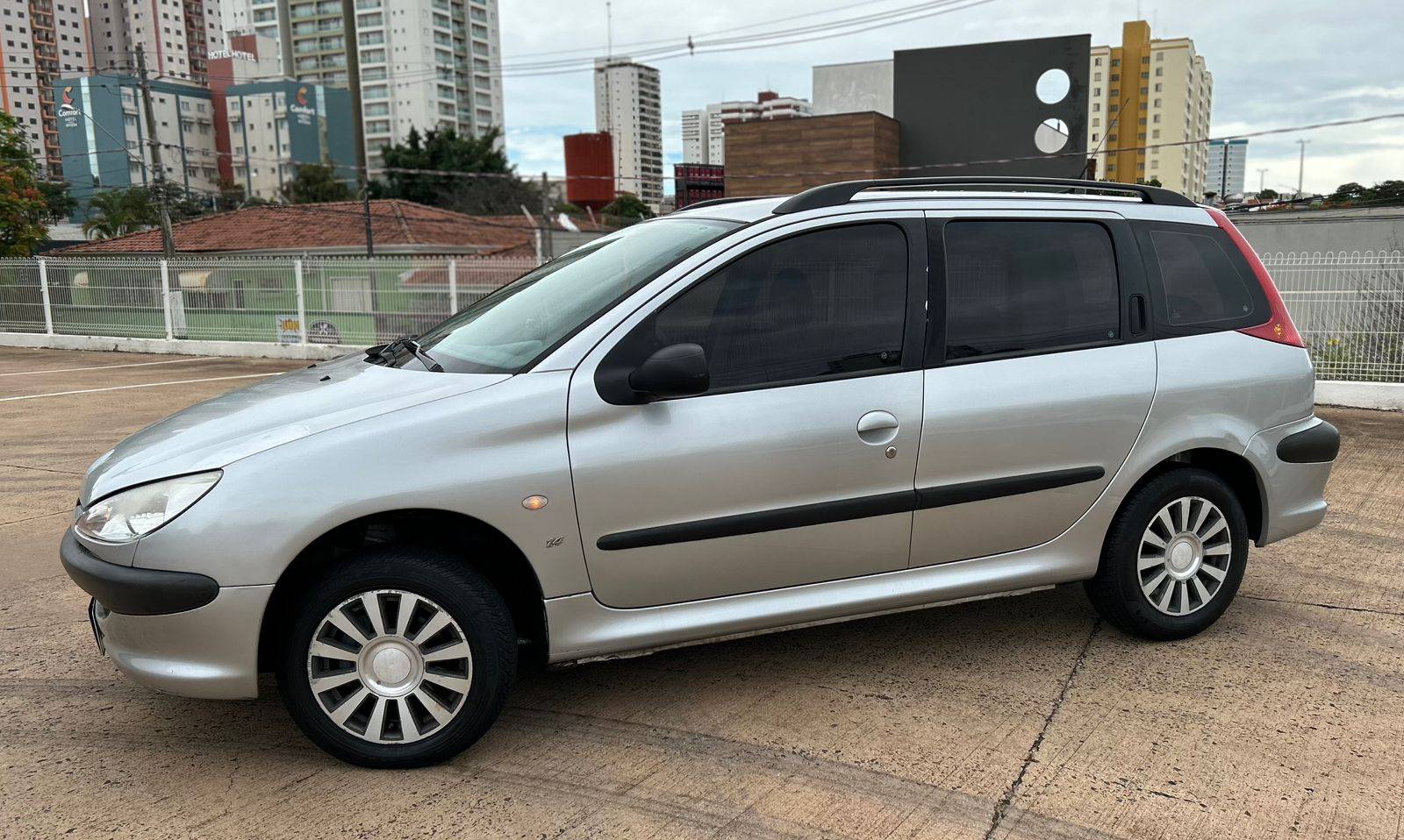 PEUGEOT 206