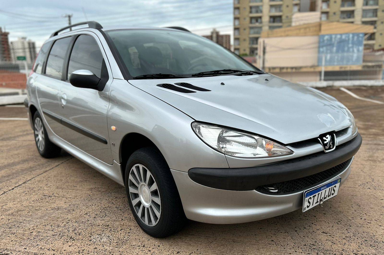 PEUGEOT 206