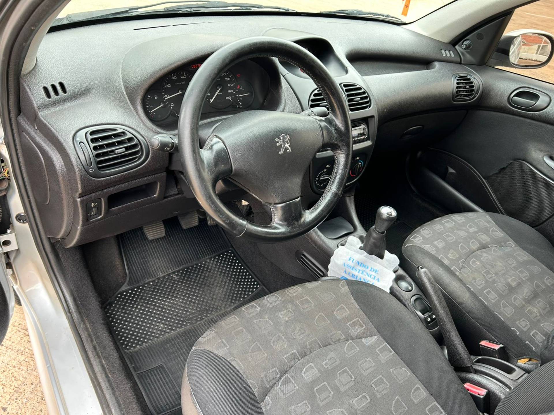 PEUGEOT 206